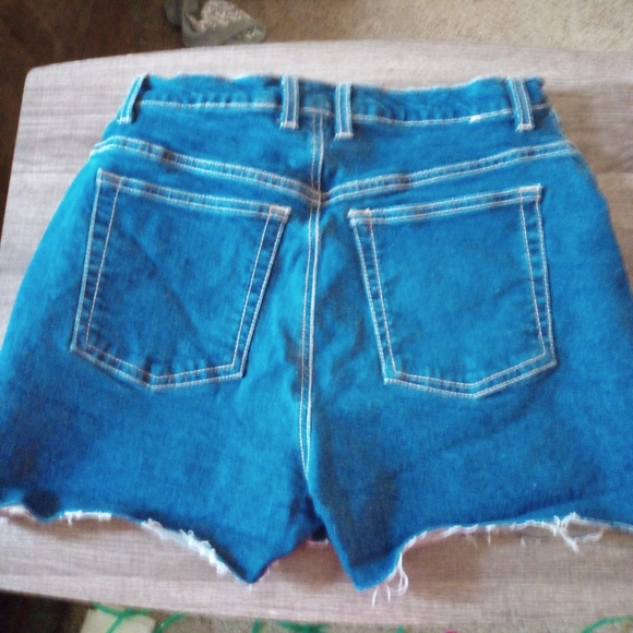 Denim shorts - Picture 2 of 4